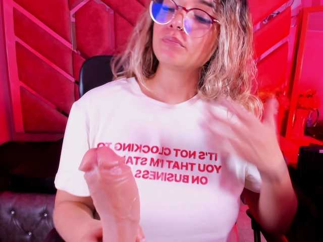 OliviaFox's BongaCams show and profile