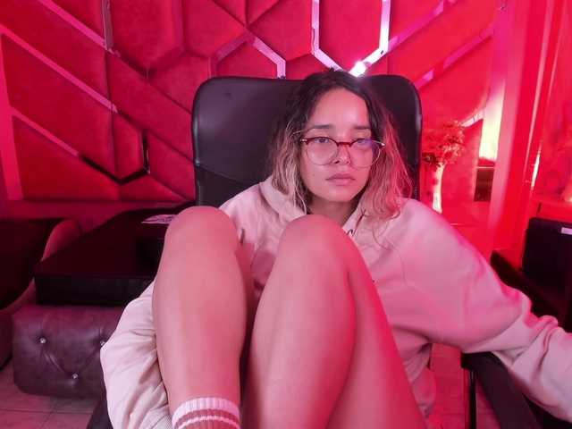 OliviaFox's BongaCams show and profile