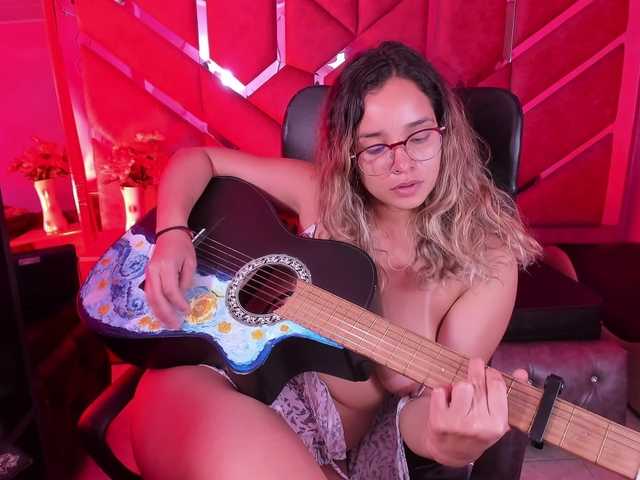 OliviaFox's BongaCams show and profile