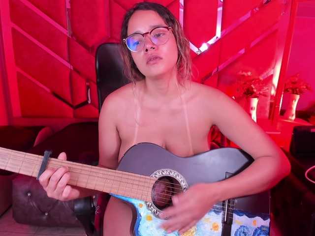 OliviaFox's BongaCams show and profile