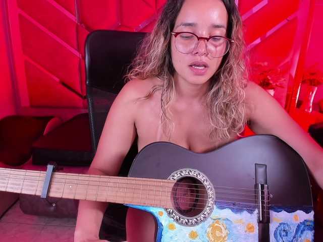 OliviaFox's BongaCams show and profile