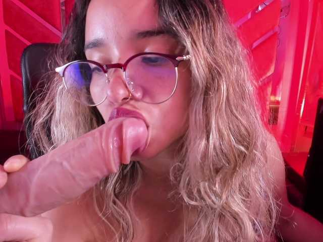 OliviaFox's BongaCams show and profile