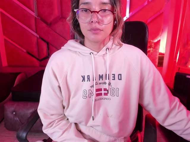 OliviaFox's BongaCams show and profile