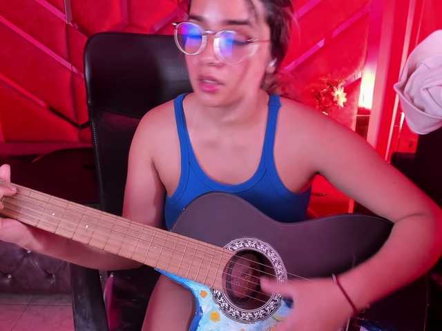 OliviaFox's BongaCams show and profile