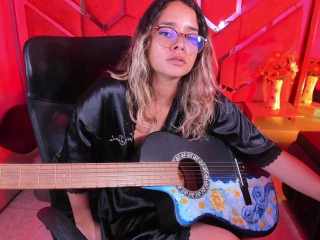 OliviaFox's BongaCams show and profile