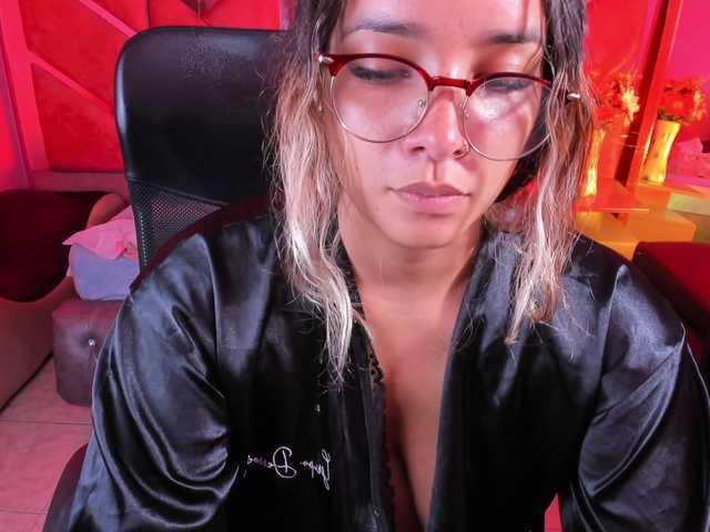 OliviaFox's BongaCams show and profile