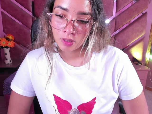 OliviaFox's BongaCams show and profile