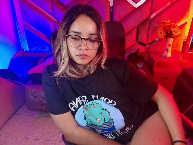 OliviaFox's BongaCams show and profile