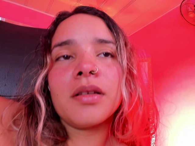 OliviaFox's BongaCams show and profile