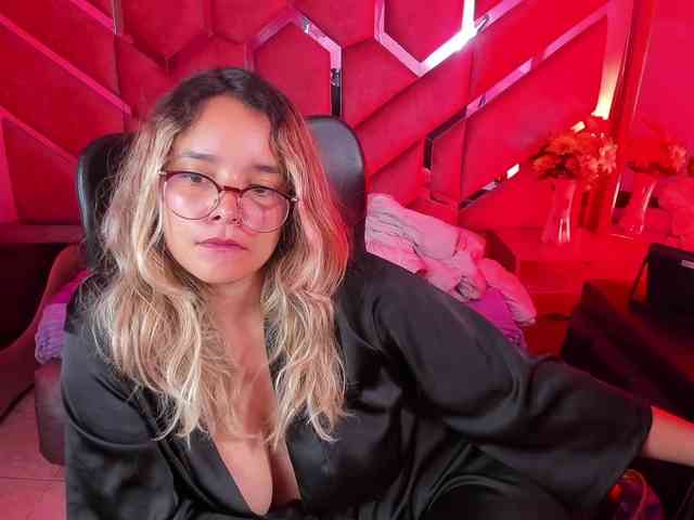 OliviaFox webcam