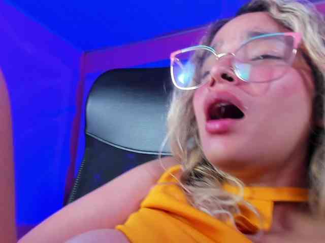 OliviaFox webcam