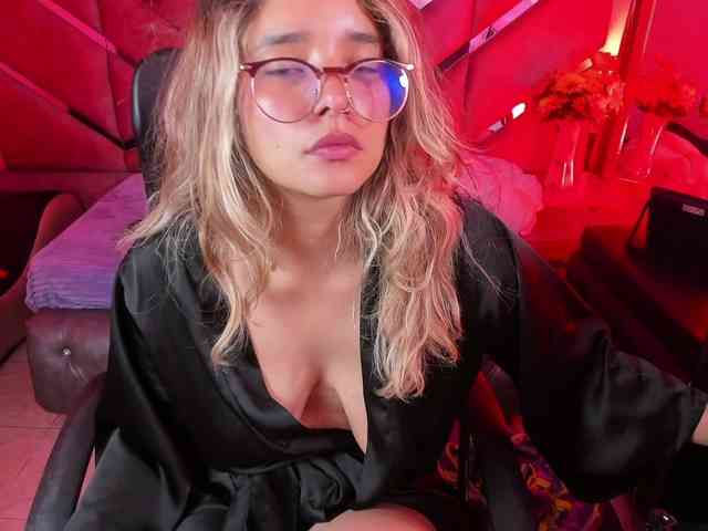 OliviaFox webcam