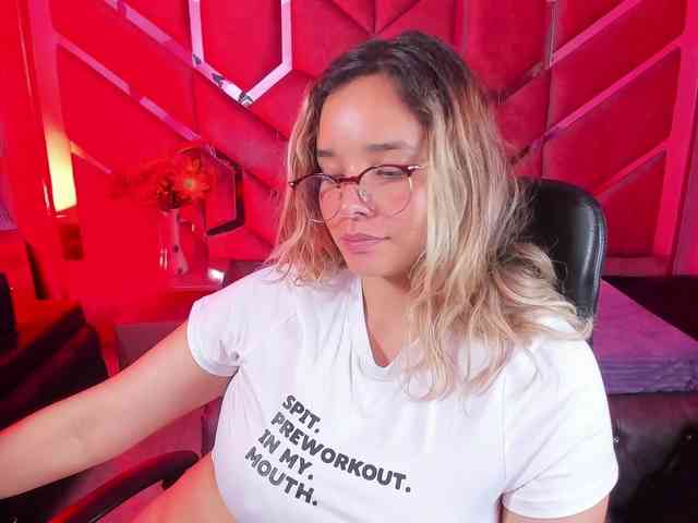 OliviaFox webcam