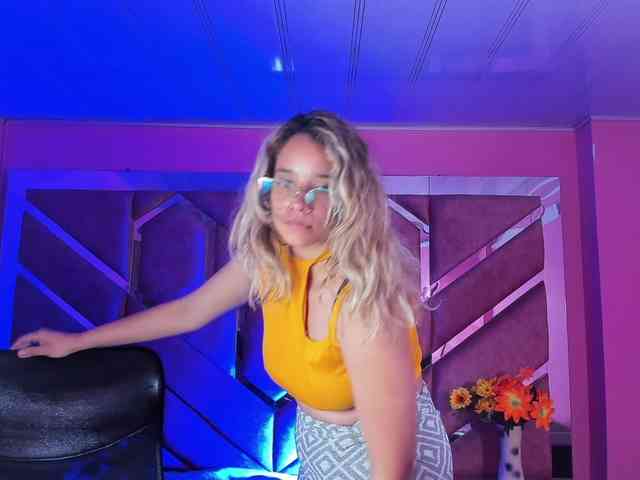 OliviaFox webcam