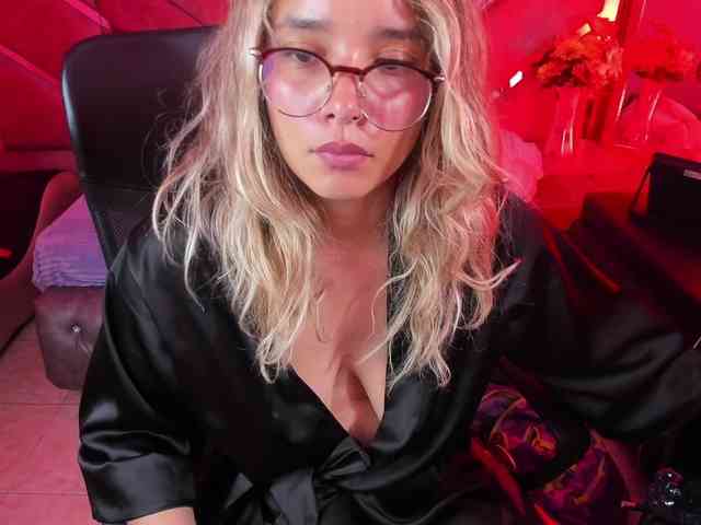 OliviaFox webcam