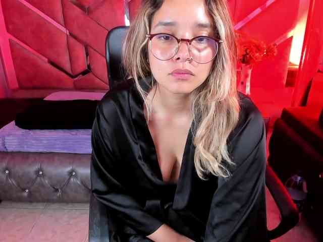 OliviaFox webcam