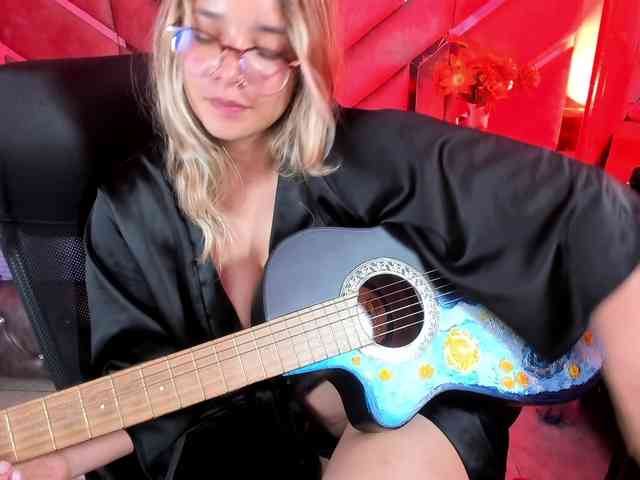 OliviaFox webcam