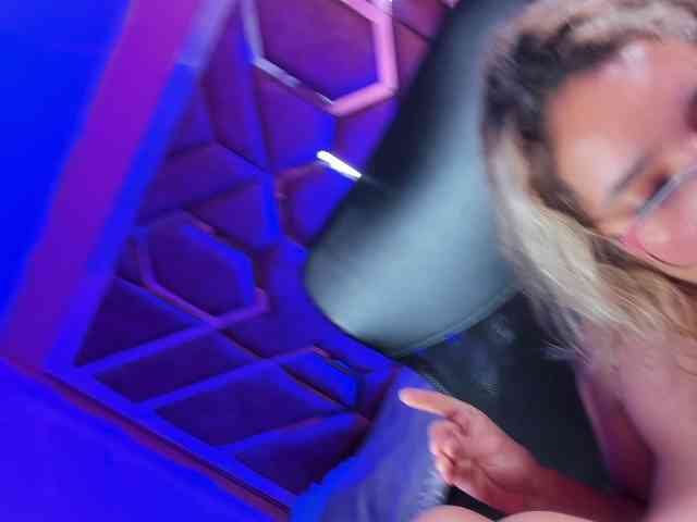 OliviaFox webcam