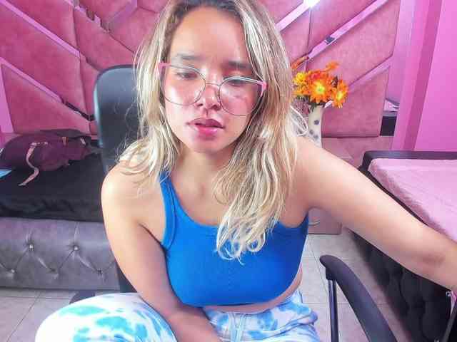 OliviaFox webcam