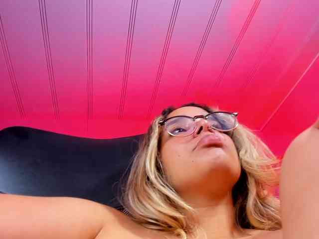 OliviaFox webcam