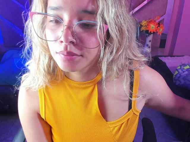 OliviaFox webcam