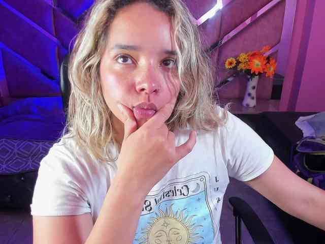 OliviaFox webcam