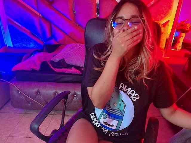 OliviaFox Live Webcam on BongaCams