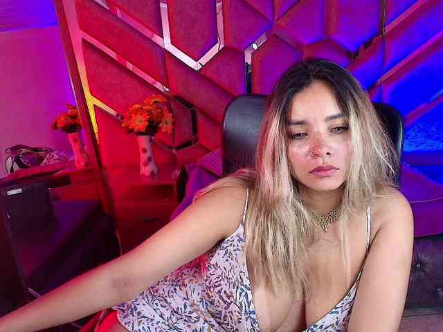 OliviaFox webcam