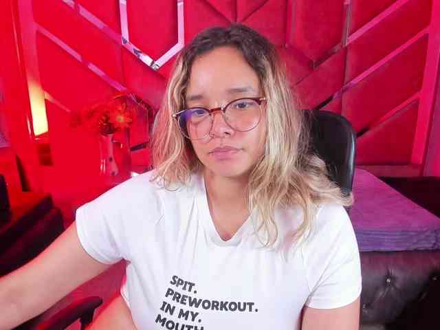 OliviaFox webcam