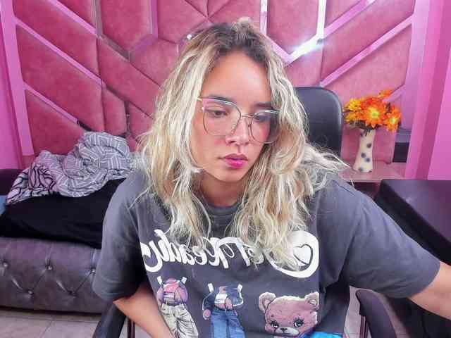 OliviaFox webcam