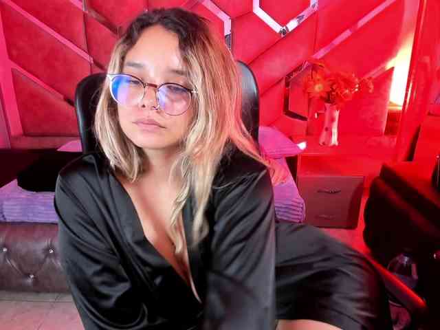 OliviaFox webcam