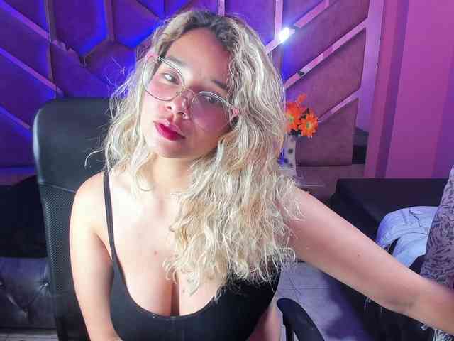 OliviaFox webcam