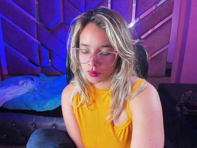 OliviaFox webcam
