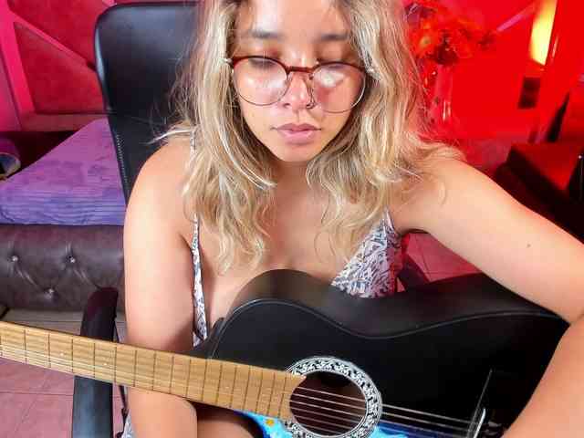 OliviaFox webcam