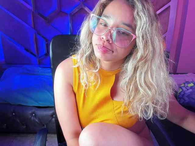 OliviaFox webcam