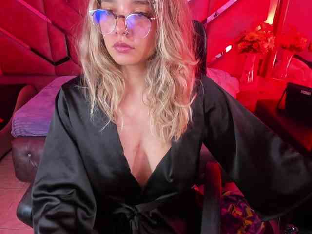 OliviaFox webcam