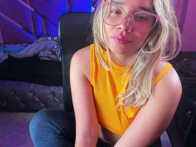 OliviaFox webcam