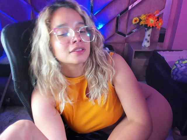 OliviaFox webcam