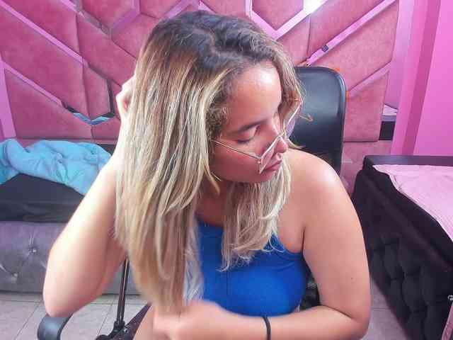 OliviaFox webcam