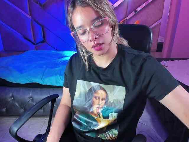 OliviaFox webcam