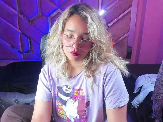 OliviaFox webcam