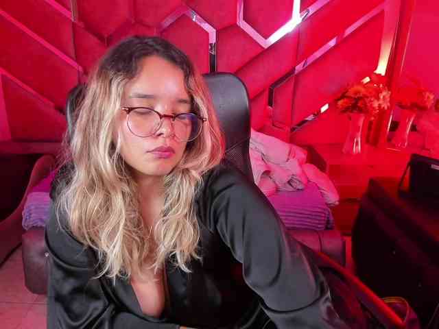 OliviaFox webcam