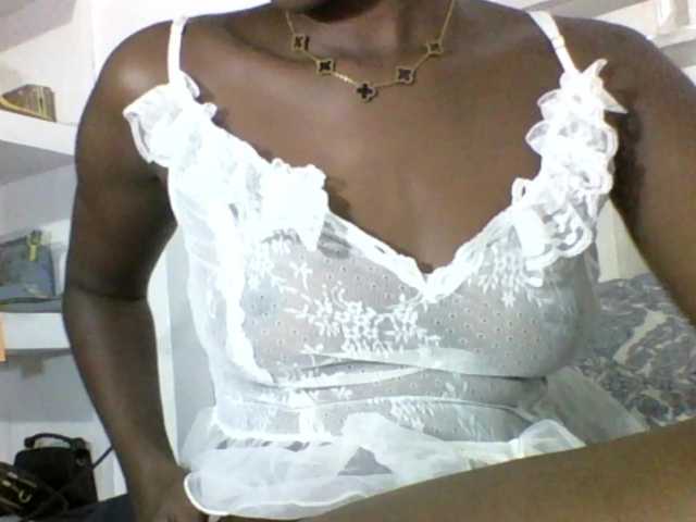 Lanesra's BongaCams show and profile