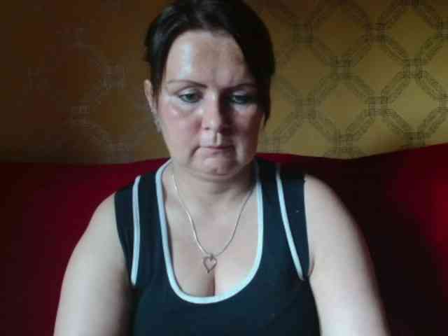 DoreenAlone webcam