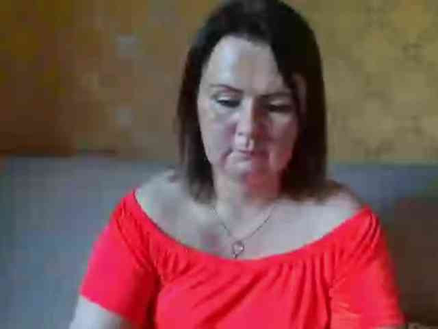DoreenAlone webcam