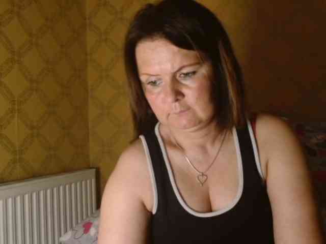 DoreenAlone webcam