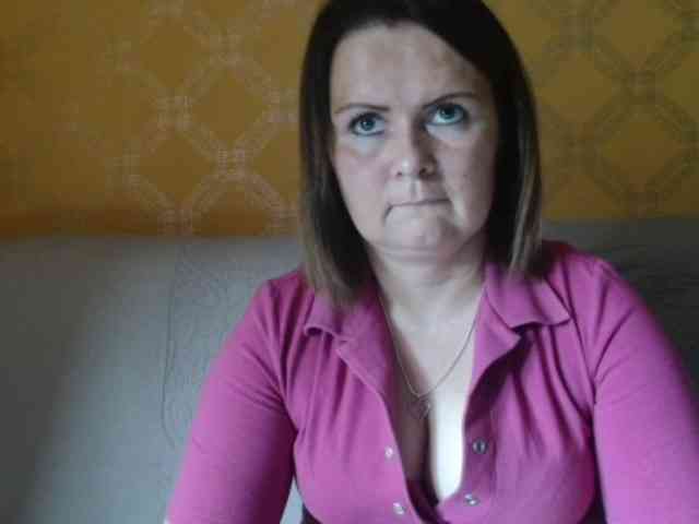 DoreenAlone webcam