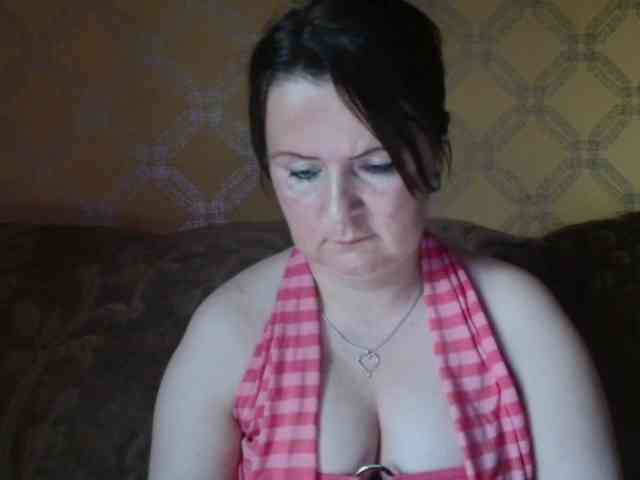 DoreenAlone webcam