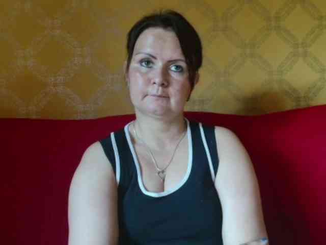 DoreenAlone webcam