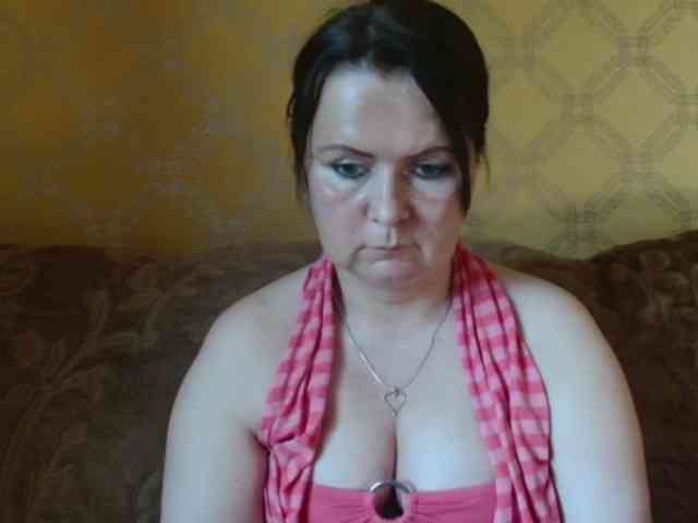DoreenAlone webcam